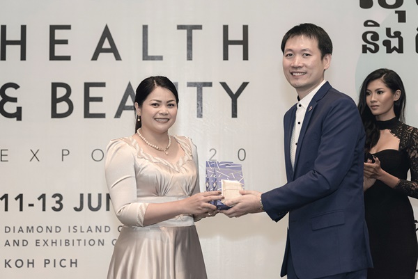 https://www.cambodiahealthbeauty.com/uploads/gallery/Official Launch 24